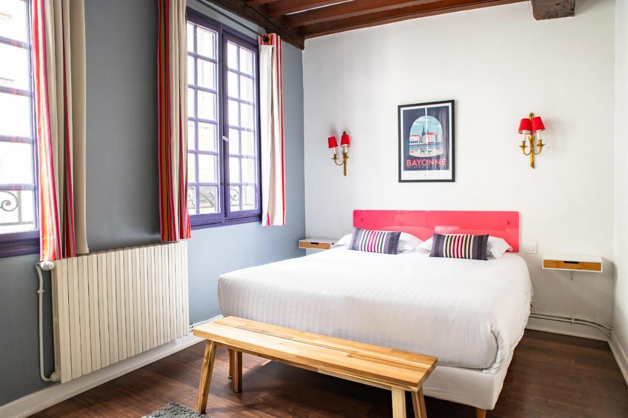 Hotel Le Port Neuf Байон Екстериор снимка