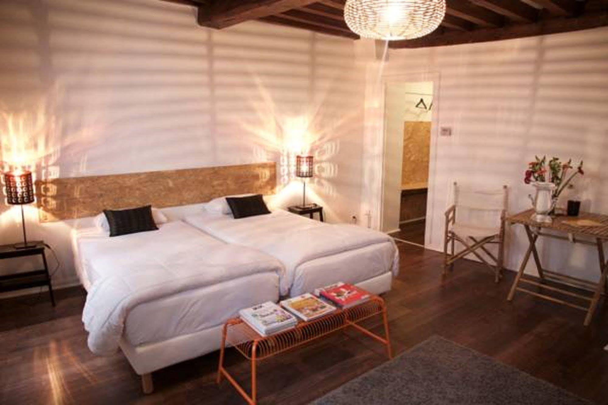Hotel Le Port Neuf Байон Екстериор снимка