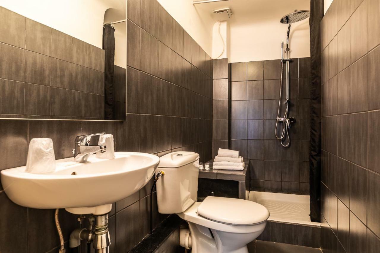 Hotel Le Port Neuf Байон Екстериор снимка