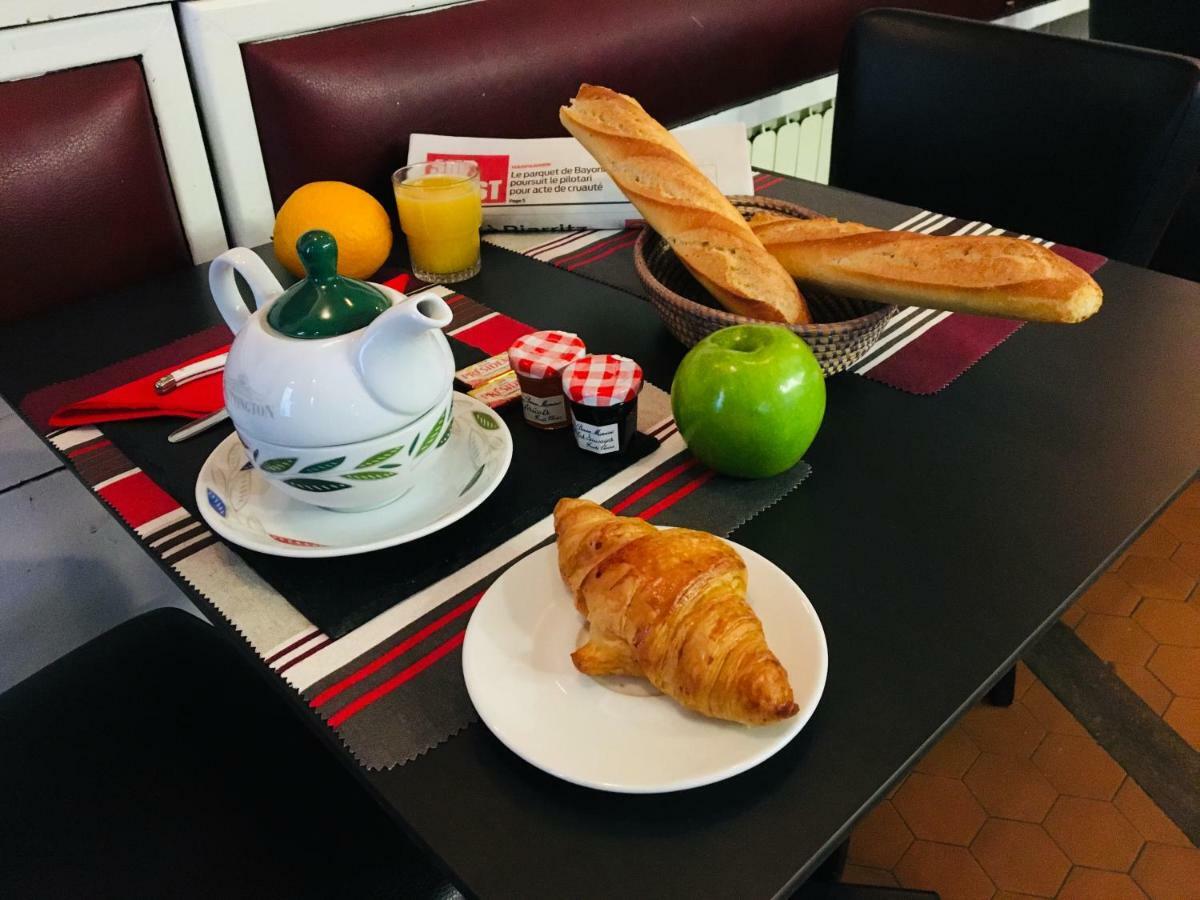 Hotel Le Port Neuf Байон Екстериор снимка